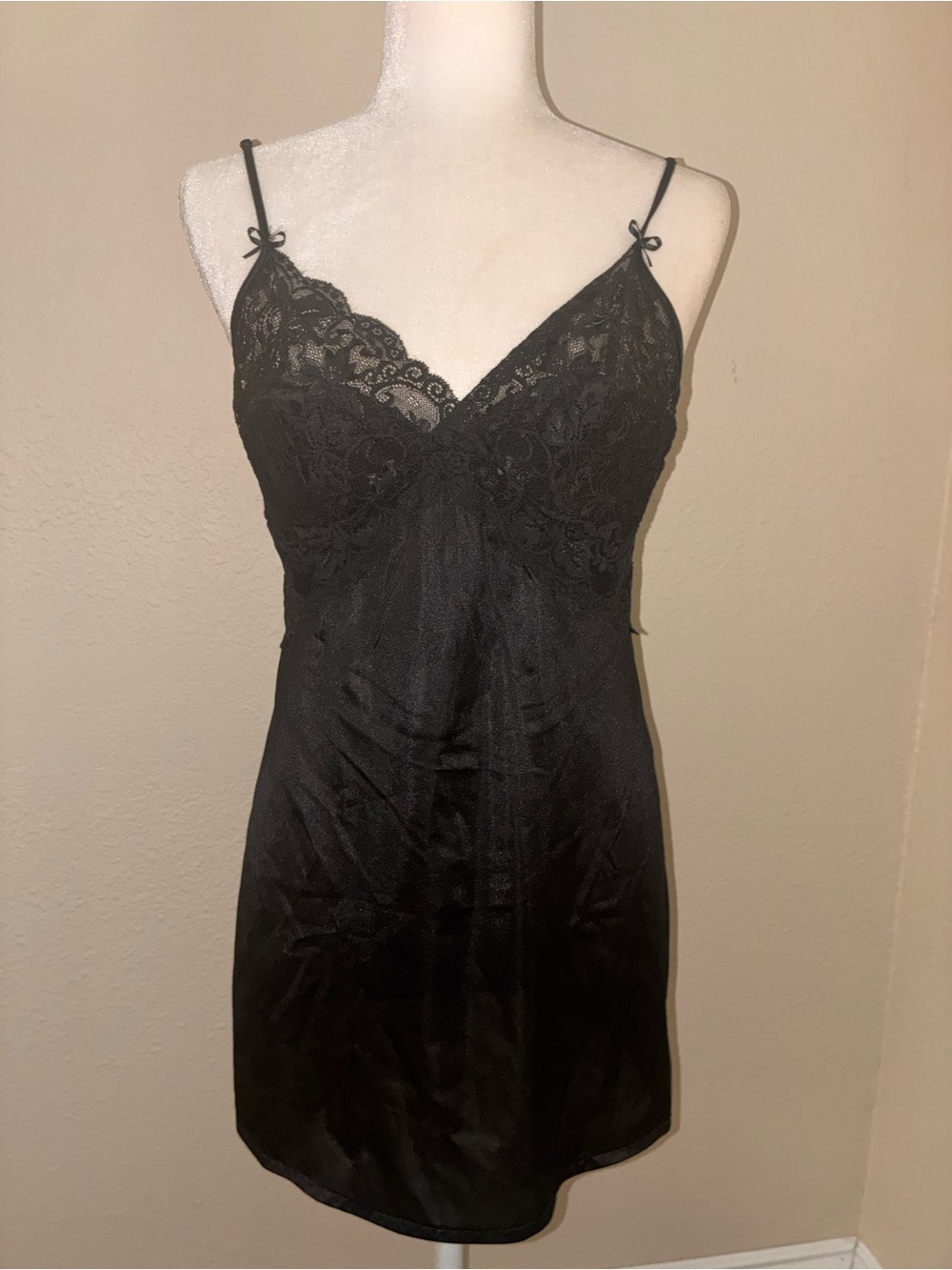Vintage 1990s Vanity Fair Black Lace Full Slip Nightgown Size 36 Made in USA